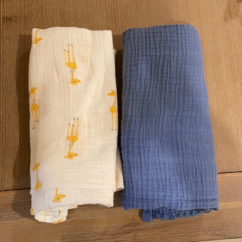 Baby swaddles set of 2